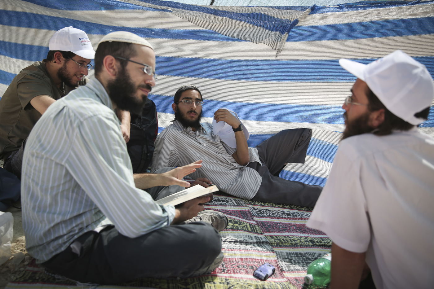 התשובה לטבח האכזרי: מאחזים