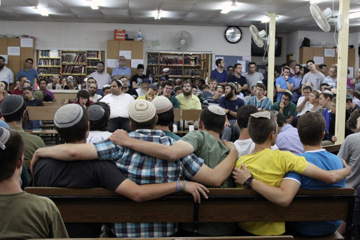 כאב ודמעות • האבל בישיבות "מקור חיים" ו"שבי חברון"