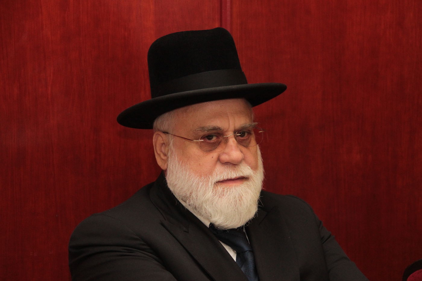 כורת הברית: הגאון רבי יצחק יוסף והגאון הרב שלמה משה עמאר בשמחת הברית לנכד המשותף