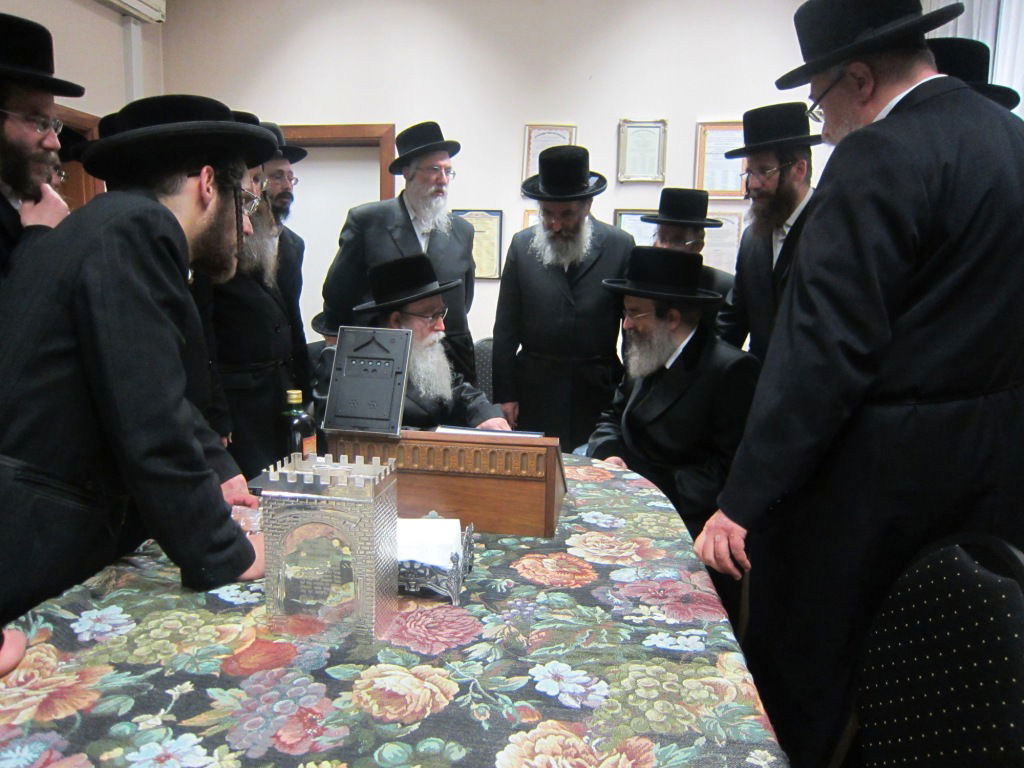 גלריה: האדמו"ר מסאדיגורא נפגש עם האדמו"ר מפשעוורסק