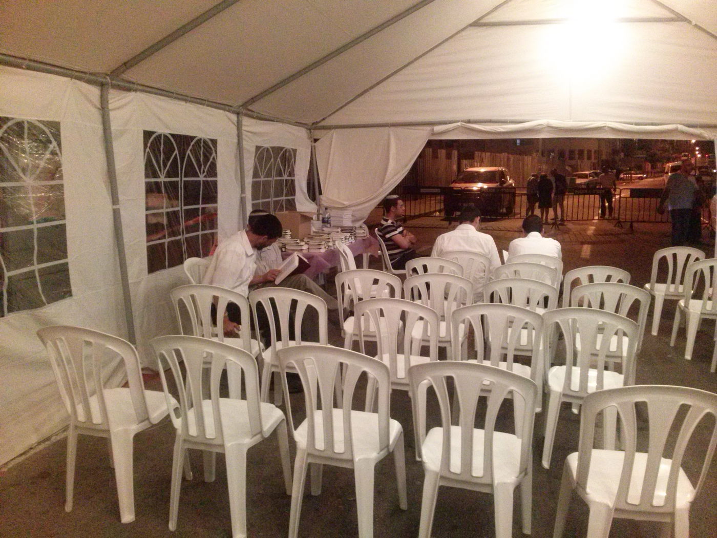 תיעוד ראשון: אוהל האבלים של משפחת יפרח באלעד