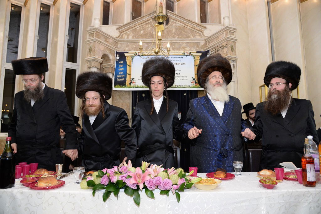 תמונות: שמחת הפארשפיל לבן הדיין רבי יהושע פינק