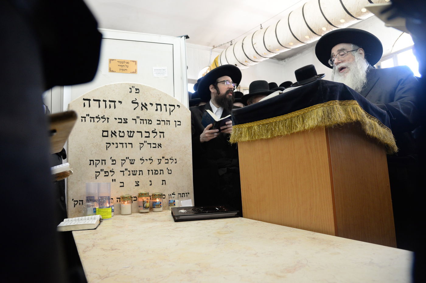 20 שנה להסתלקות: האדמו"ר מצאנז עלה לקבר אביו