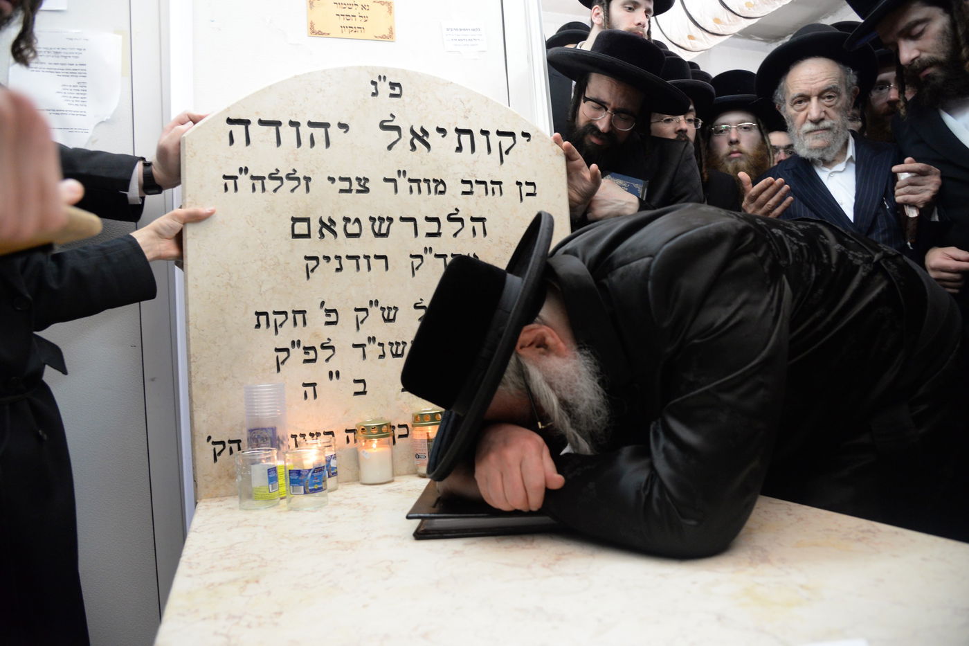 20 שנה להסתלקות: האדמו"ר מצאנז עלה לקבר אביו