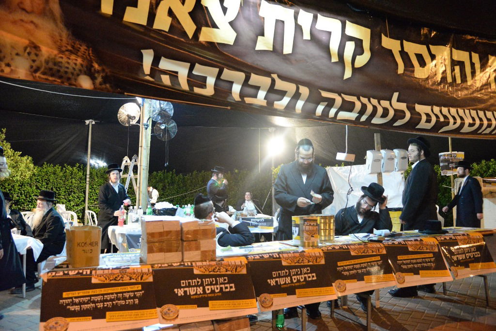 תיעוד: המונים בציון בעל ה"שפע חיים" מצאנז ב-1:30 בלילה