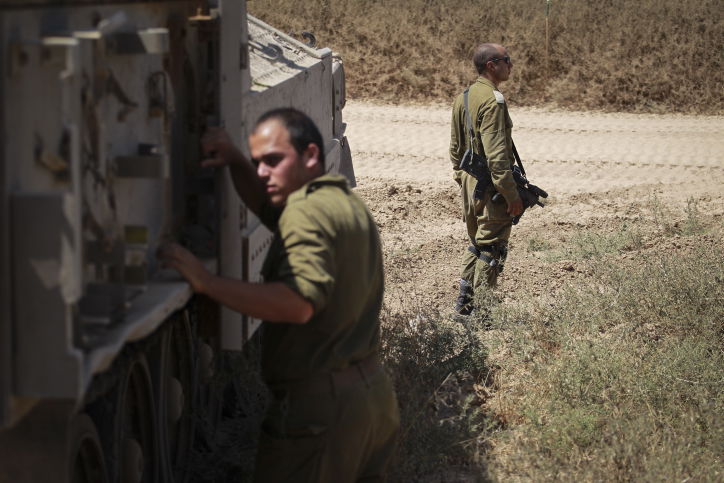 לקראת פעולה? כוחות צה"ל נערכים בגבול רצועת עזה • תמונות