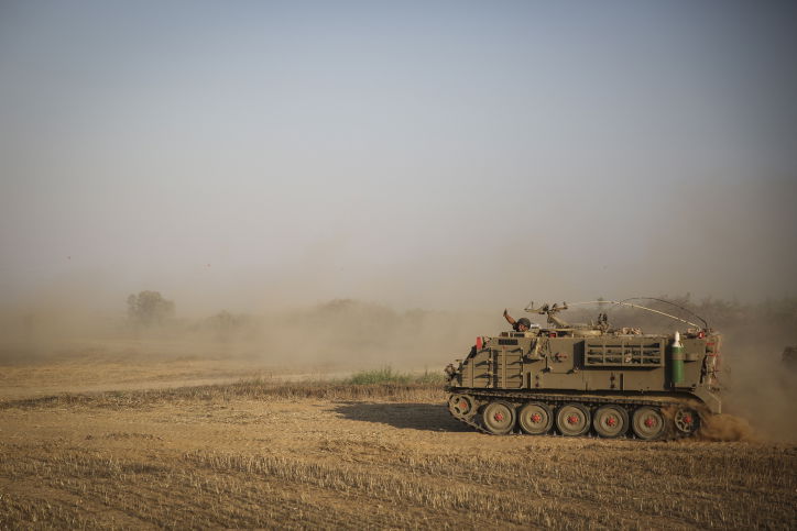 לקראת פעולה? כוחות צה"ל נערכים בגבול רצועת עזה • תמונות