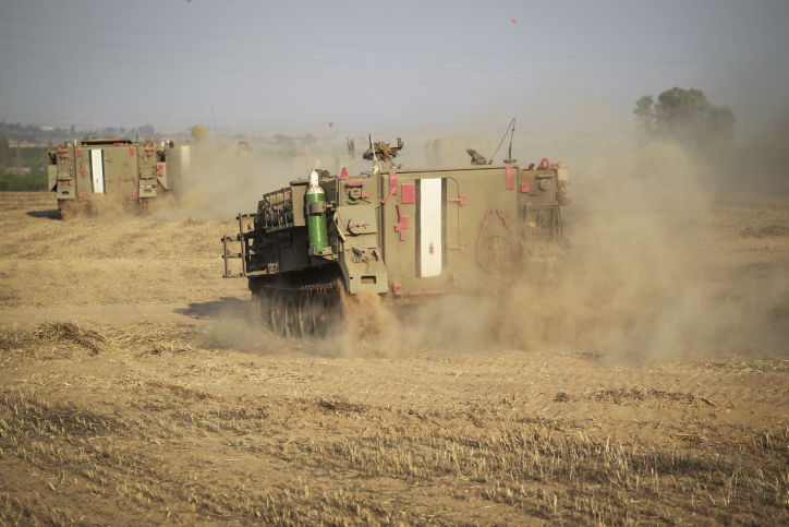 לקראת פעולה? כוחות צה"ל נערכים בגבול רצועת עזה • תמונות