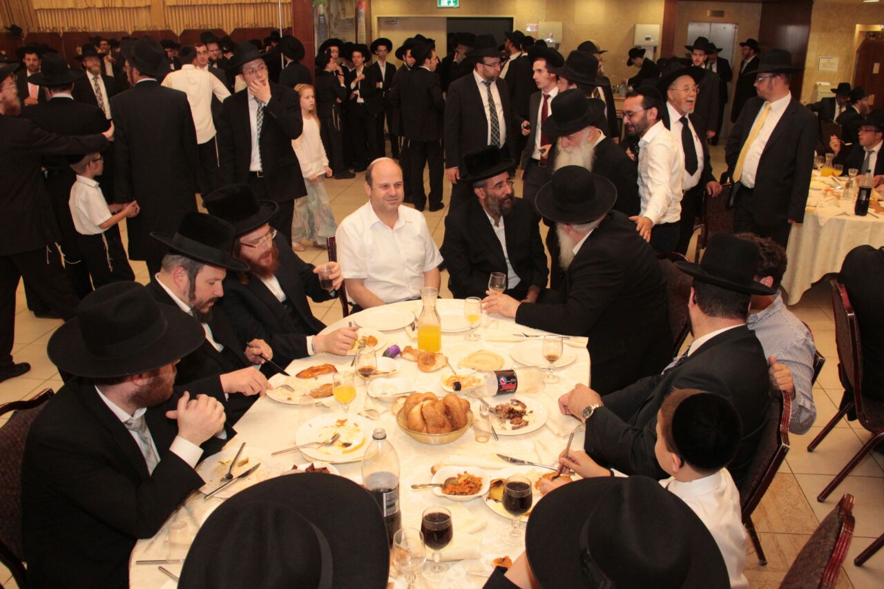 גלריה: הגר"ח קנייבסקי רקד אצל "המלך" אברהם רובינשטיין