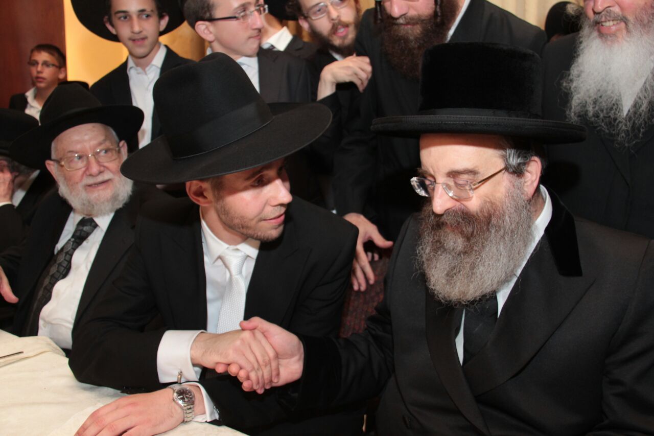 גלריה: הגר"ח קנייבסקי רקד אצל "המלך" אברהם רובינשטיין