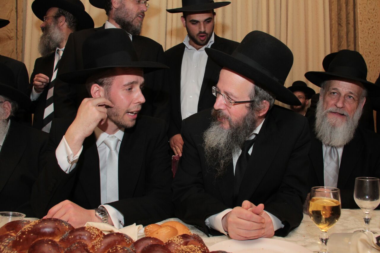 גלריה: הגר"ח קנייבסקי רקד אצל "המלך" אברהם רובינשטיין