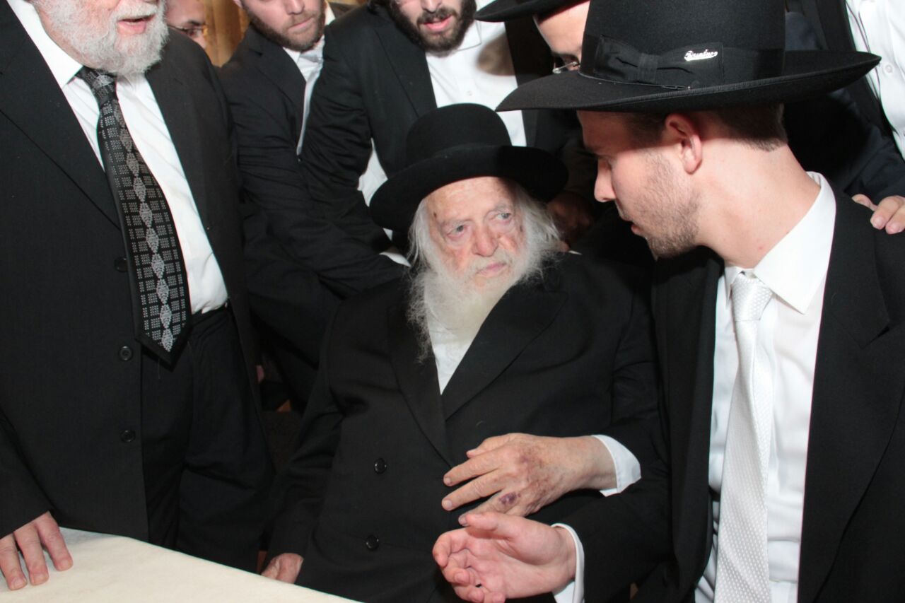 גלריה: הגר"ח קנייבסקי רקד אצל "המלך" אברהם רובינשטיין