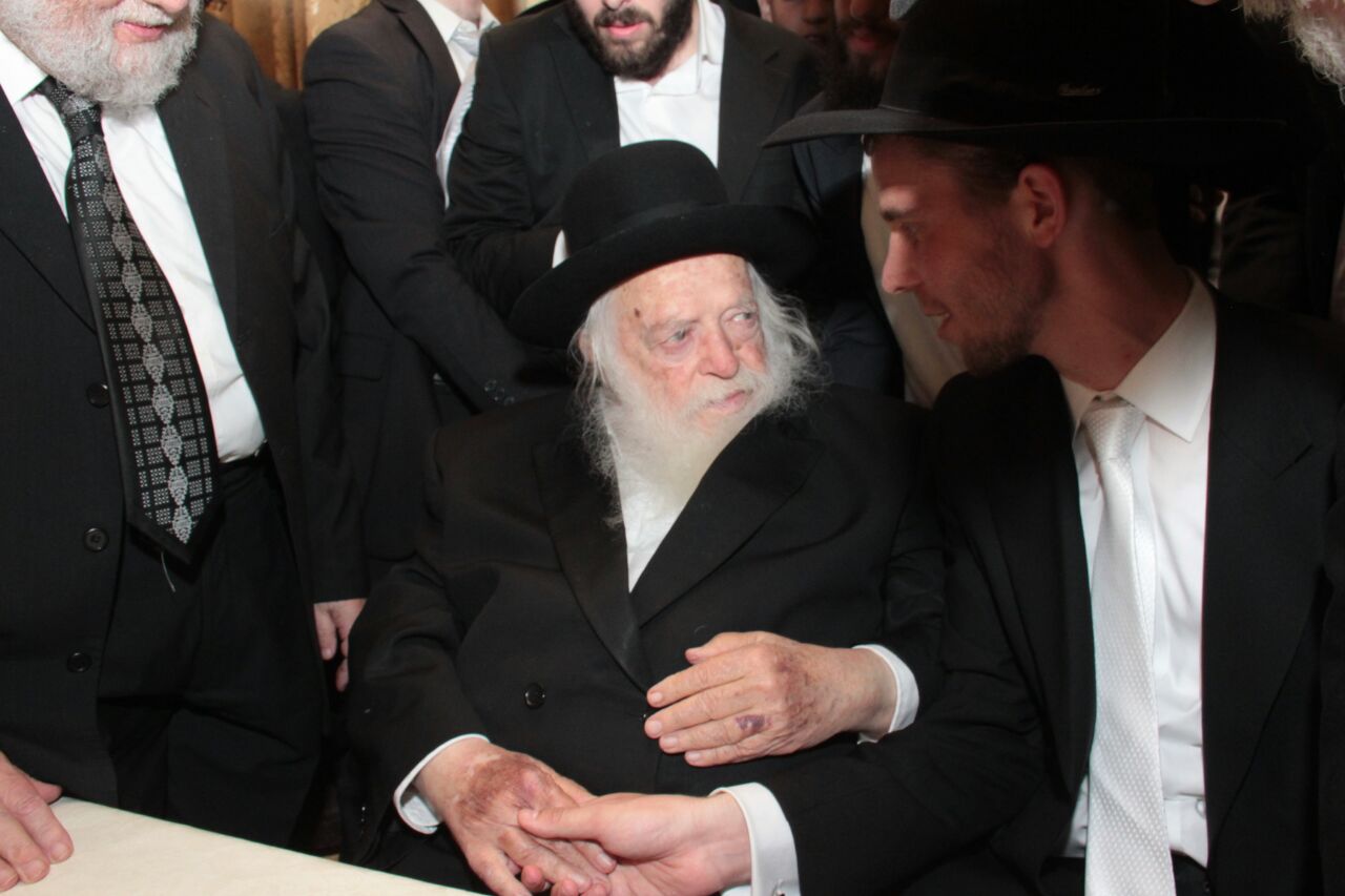 גלריה: הגר"ח קנייבסקי רקד אצל "המלך" אברהם רובינשטיין