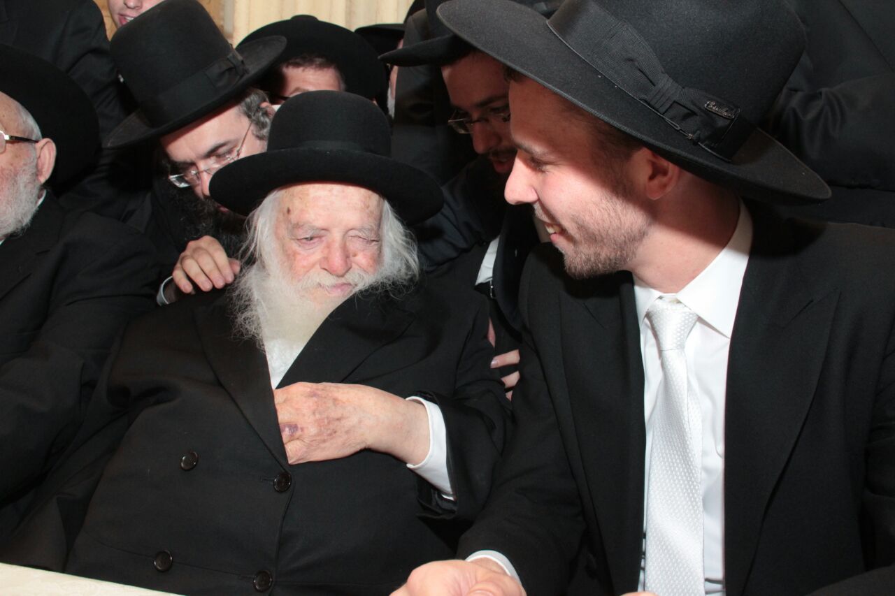 גלריה: הגר"ח קנייבסקי רקד אצל "המלך" אברהם רובינשטיין