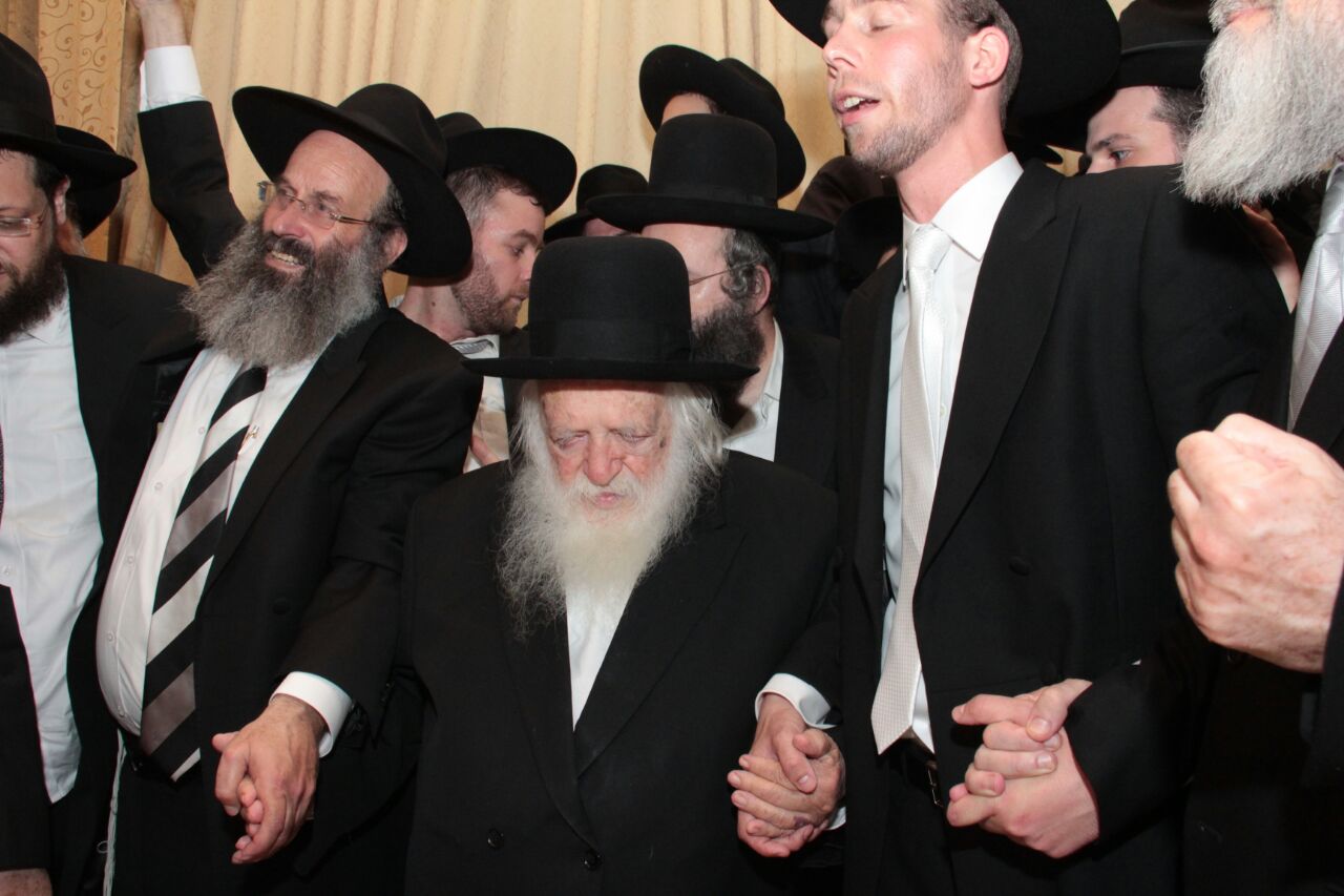 גלריה: הגר"ח קנייבסקי רקד אצל "המלך" אברהם רובינשטיין