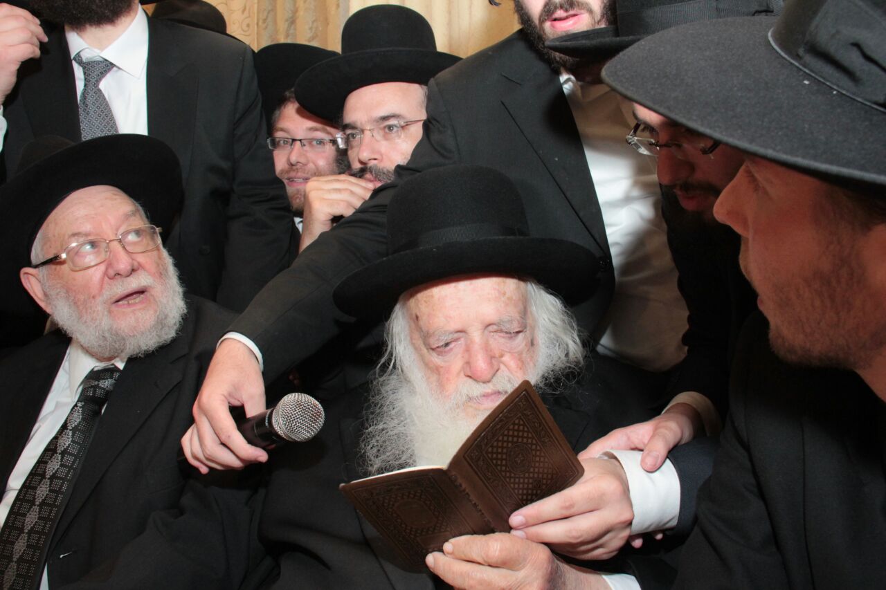 גלריה: הגר"ח קנייבסקי רקד אצל "המלך" אברהם רובינשטיין