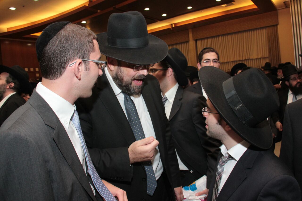 גלריה: הגר"ח קנייבסקי רקד אצל "המלך" אברהם רובינשטיין