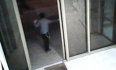 צפו: ילד חרדי דואג למשפחתו בעת האזעקה באשדוד