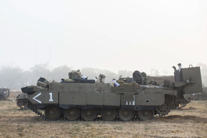 תמונות: החיילים בגבול הרצועה, והתקיפות בעזה