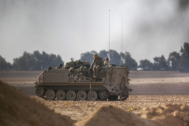 תמונות: החיילים בגבול הרצועה, והתקיפות בעזה