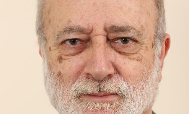 "לפזר חרדים בכל אזורי נפילת הטילים". העיתונאי אריק בנדר