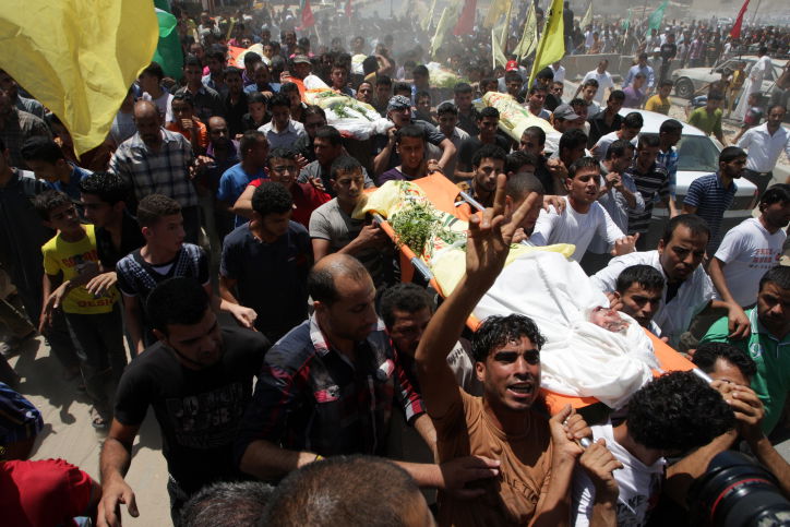 היום השני של "צוק איתן" בתמונות