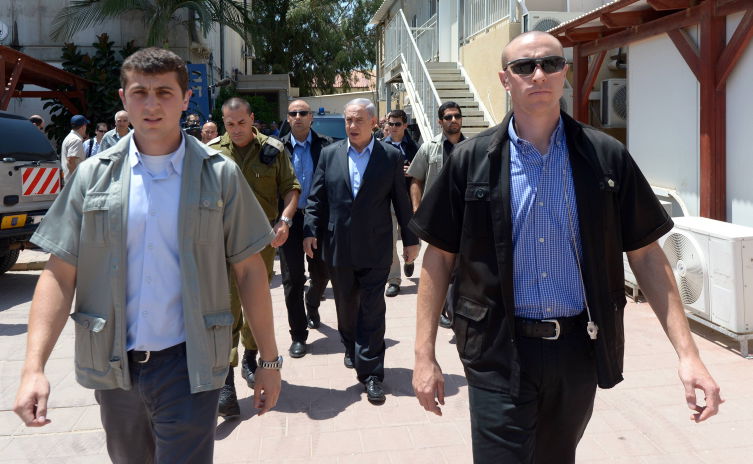 היום השני של "צוק איתן" בתמונות