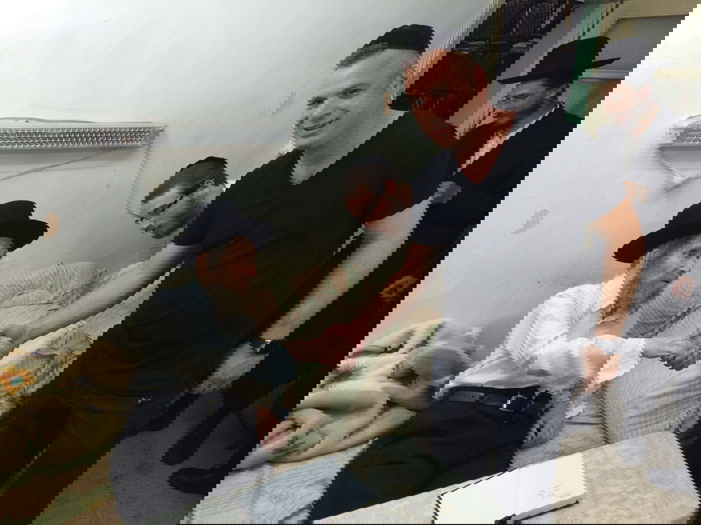 איש העסקים אבישי אברהמי ביקר אצל מרן הרב שטיינמן ויצא נפעם: "זו מנהיגות אמיתית" • תיעוד