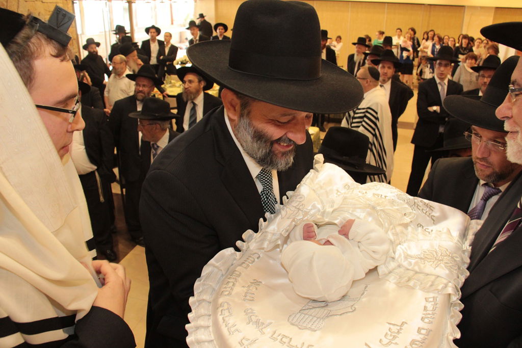 גלריה: ברית לנכדו של ח"כ יעקב אשר