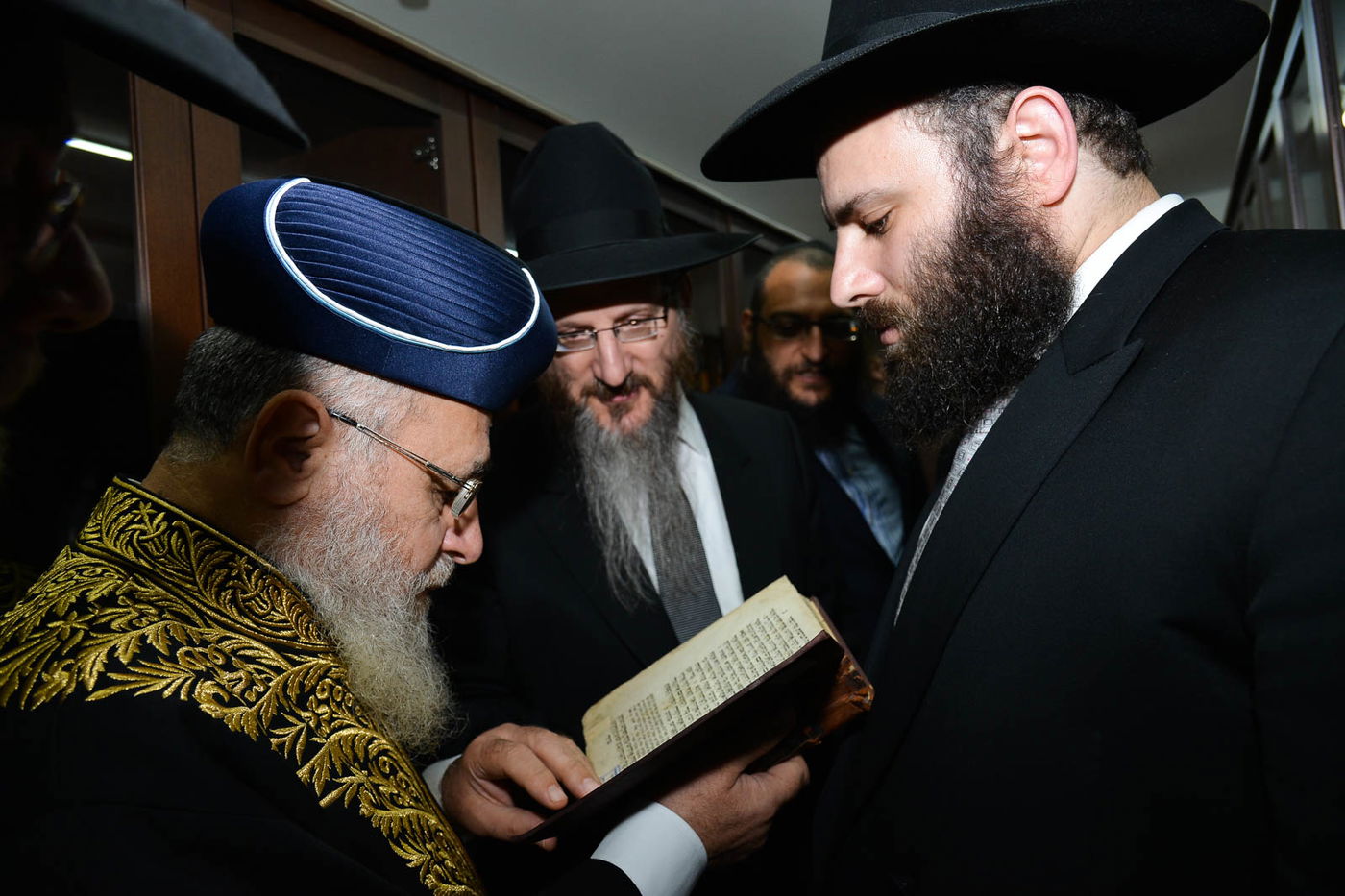 שנה בדיוק לאחר שפוטין החזיר אותה: הרבנים הראשיים ביקרו בספריית שניאורסון