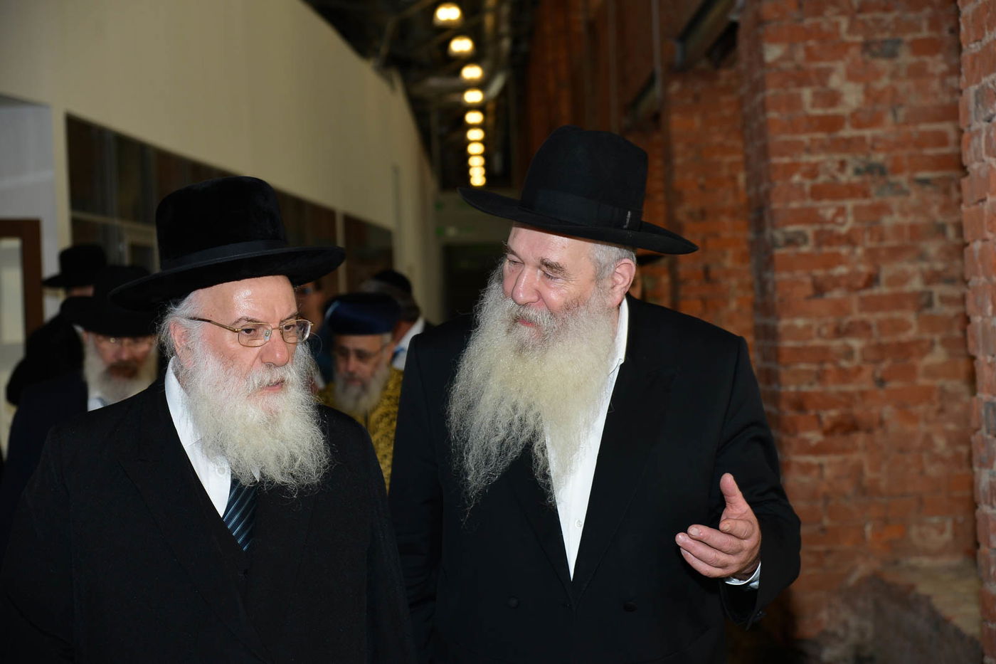 שנה בדיוק לאחר שפוטין החזיר אותה: הרבנים הראשיים ביקרו בספריית שניאורסון