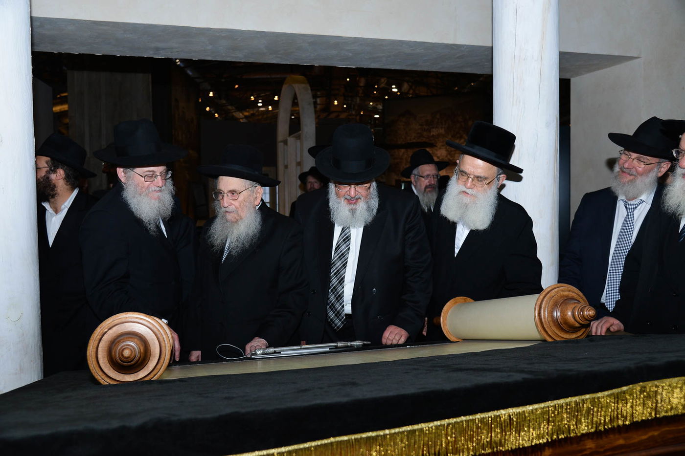 שנה בדיוק לאחר שפוטין החזיר אותה: הרבנים הראשיים ביקרו בספריית שניאורסון