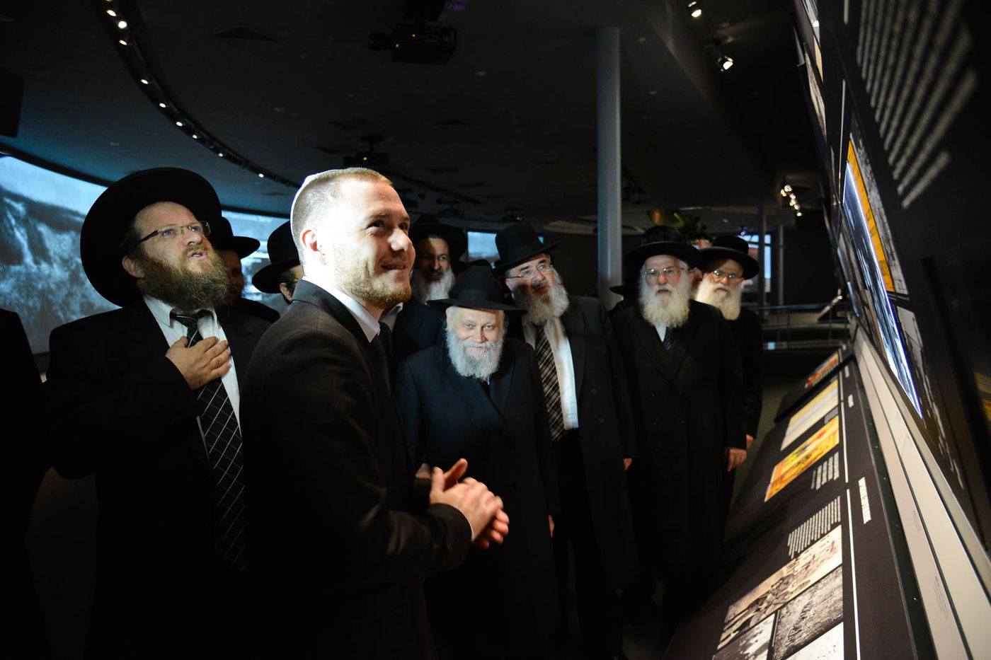 שנה בדיוק לאחר שפוטין החזיר אותה: הרבנים הראשיים ביקרו בספריית שניאורסון