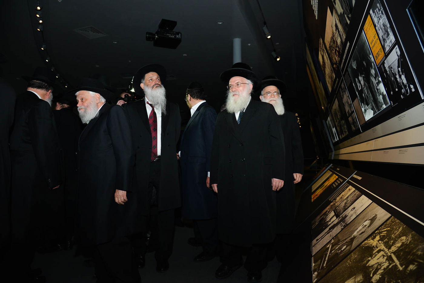 שנה בדיוק לאחר שפוטין החזיר אותה: הרבנים הראשיים ביקרו בספריית שניאורסון