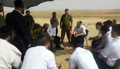 חרדים עם מח"ט גבעתי ואלוף פיקוד הדרום