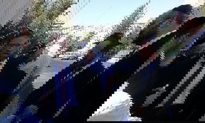 באו לתמוך בתושבים החרדים: חברי סיעת יהדות התורה בירושלים מסיירים בקריית יבול