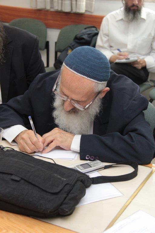 הרבנות הראשית מאיימת: לא נכיר בגיורים שיתבצעו לפי החוק החדש