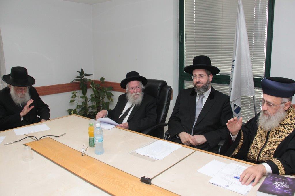 הרבנות הראשית מאיימת: לא נכיר בגיורים שיתבצעו לפי החוק החדש