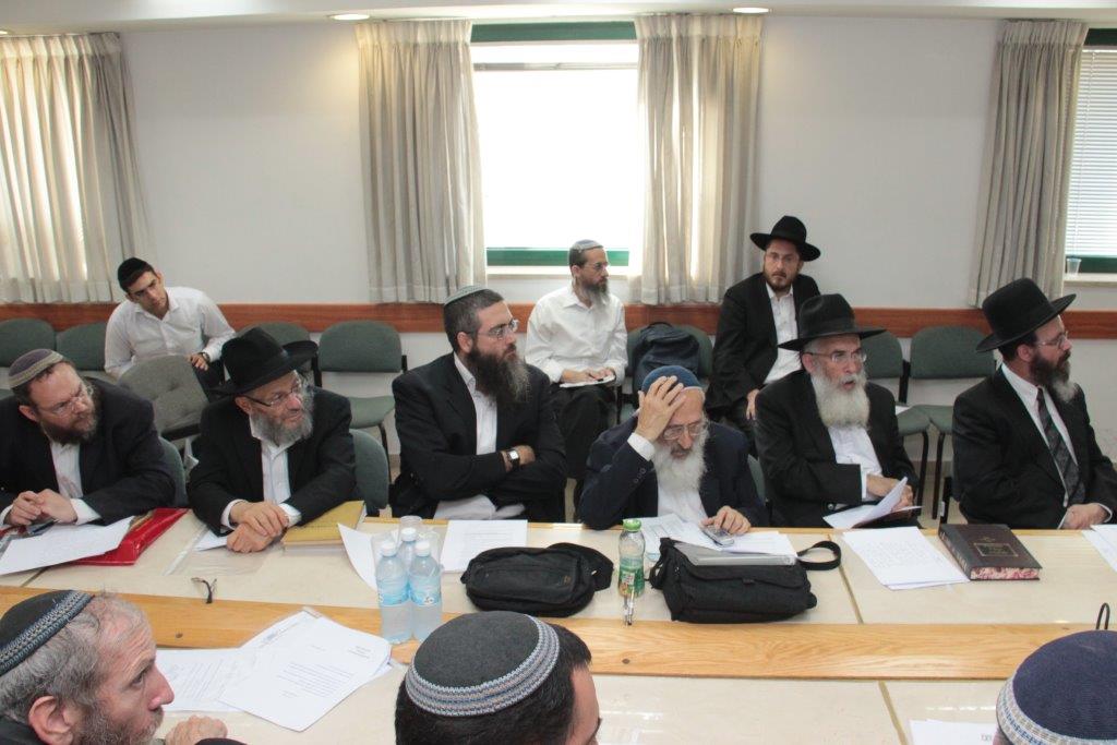 הרבנות הראשית מאיימת: לא נכיר בגיורים שיתבצעו לפי החוק החדש