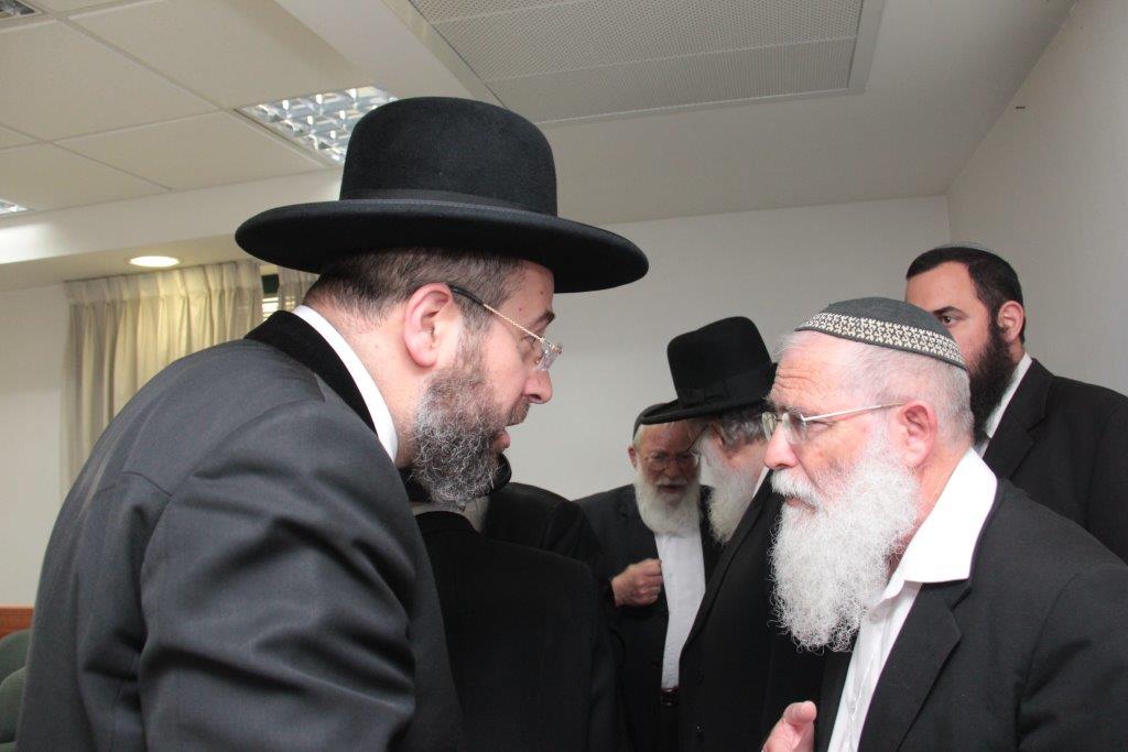 הרבנות הראשית מאיימת: לא נכיר בגיורים שיתבצעו לפי החוק החדש