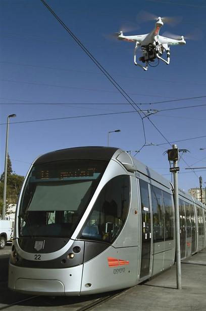 חדש: מזל"טים שומרים על הרכבת הקלה מפני איום