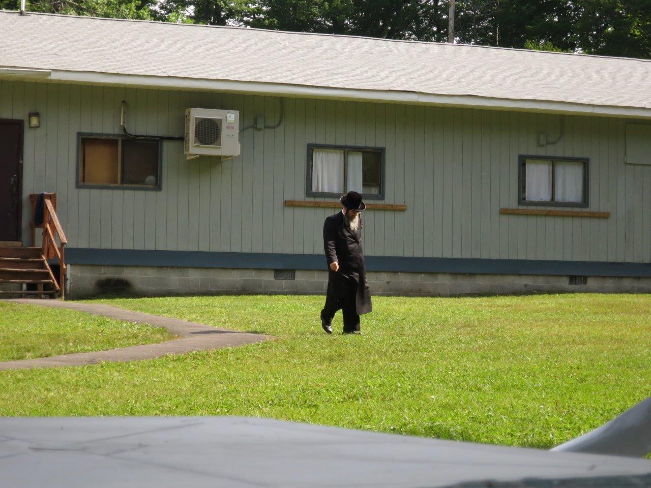 ארצות הברית: אלפי חרדים יצאו לנופש בהרים; צפו בגלריה