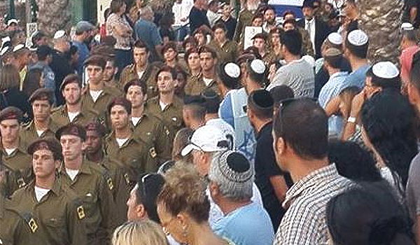 אשקלון: אלפים ליוו למנוחות את החייל הבודד ג'ורדן בן סימון