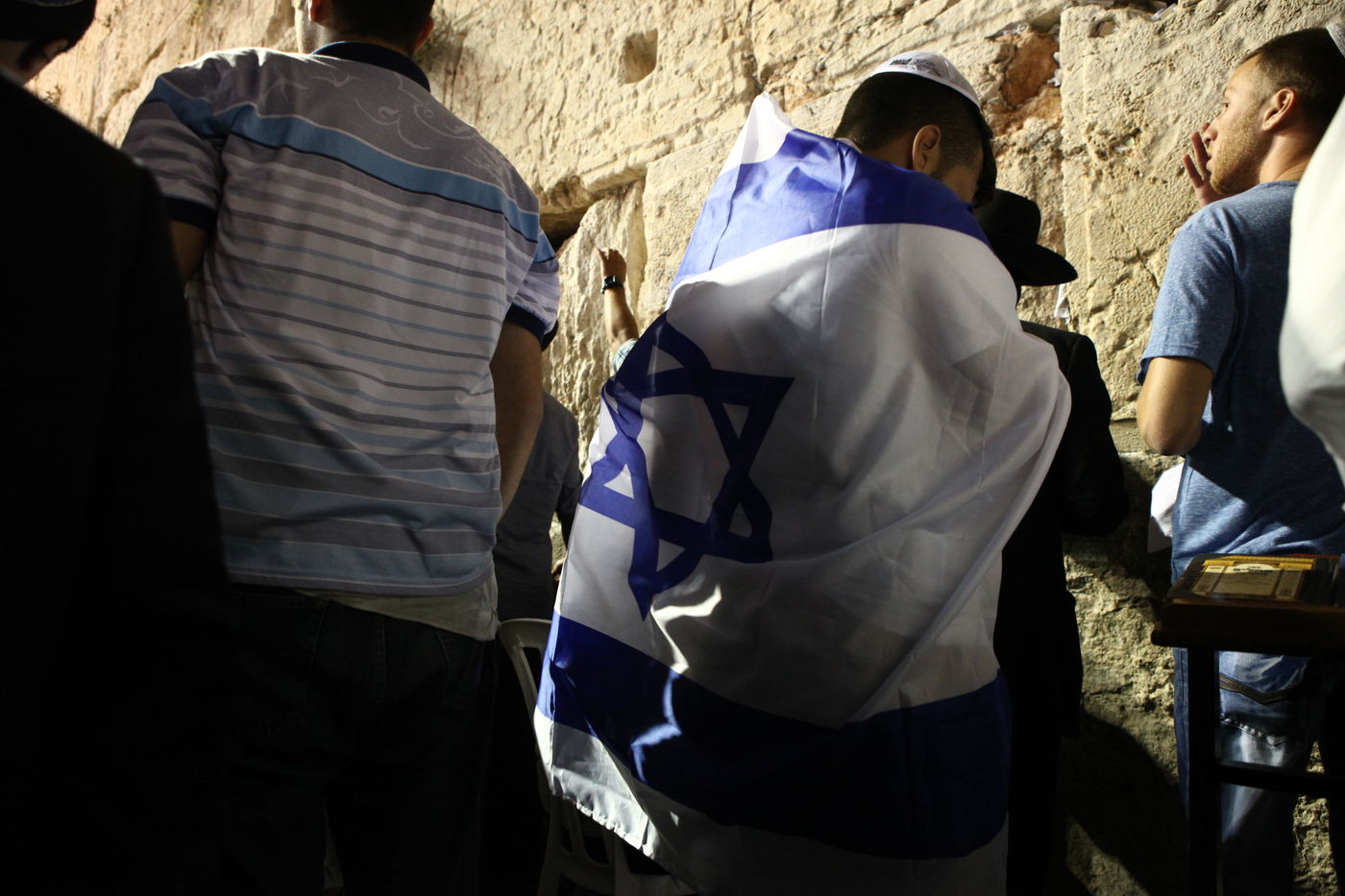 אלפי בני אדם השתתפו בעצרת למען לוחמי צה"ל בכותל המערבי • גלריה