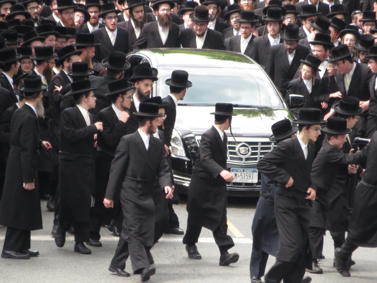 סקווירא: אלפים קיבלו את האדמו"ר ששב מנופש • גלריה