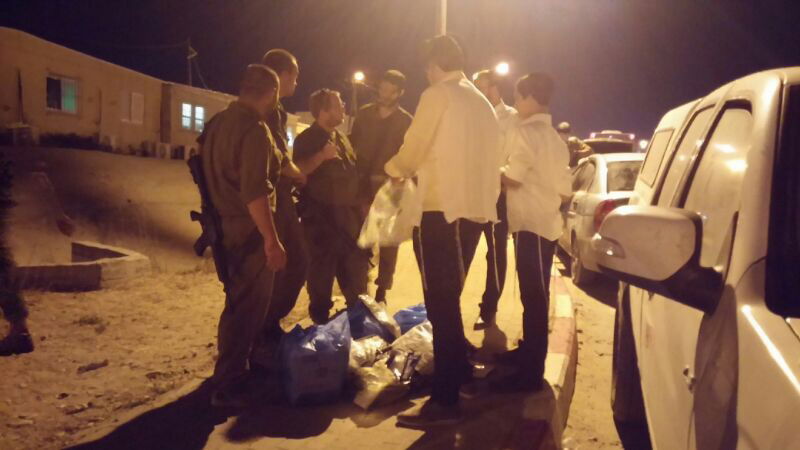 בחורי הישיבה התגייסו - החיילים צוידו בשכפ"ציצית