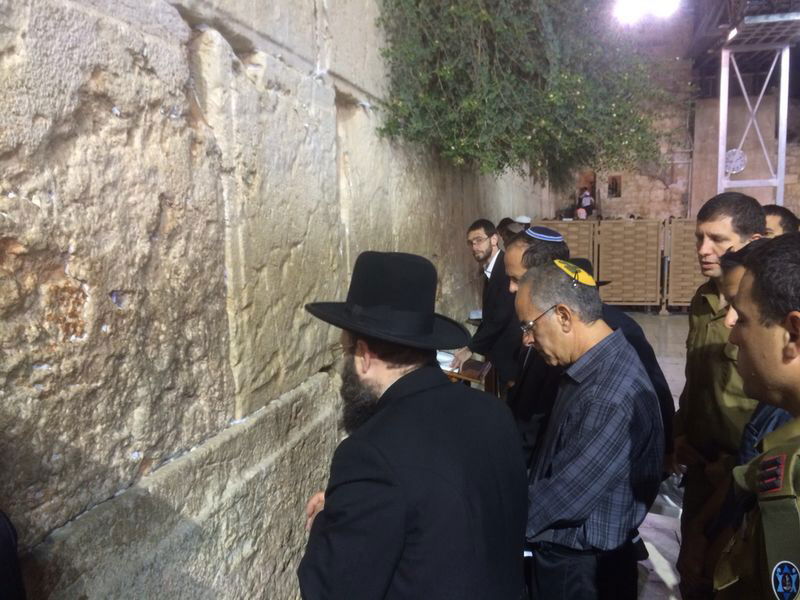 תיעוד: משפחת מקס שטיינברג הי"ד עלתה לכותל לראשונה בחייה