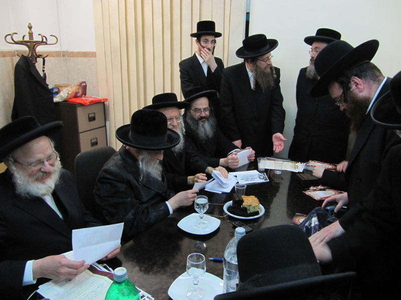 תיעוד: חלוקת מיליון דולר של סאטמר למוסדות בארץ