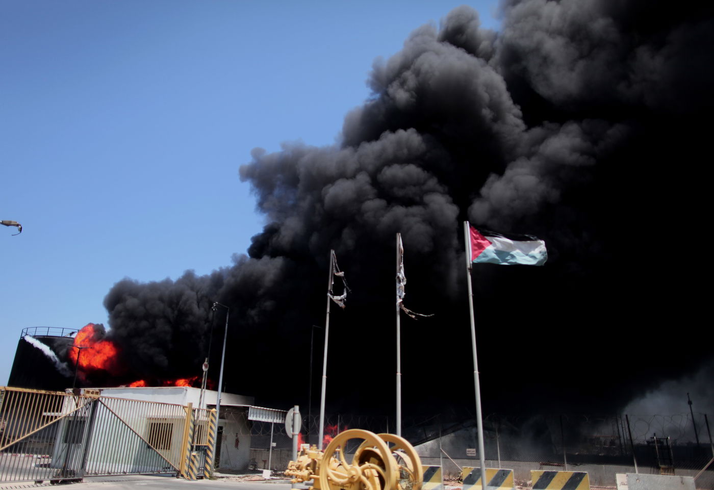 צפו: כך נראה "הלילה השחור" של עזה