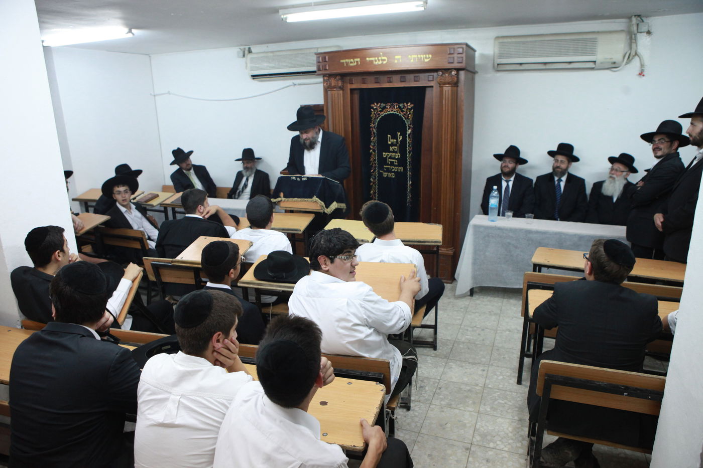 הרב לאו לתלמידי ישיבה: "אתם כיפת הברזל שלנו"